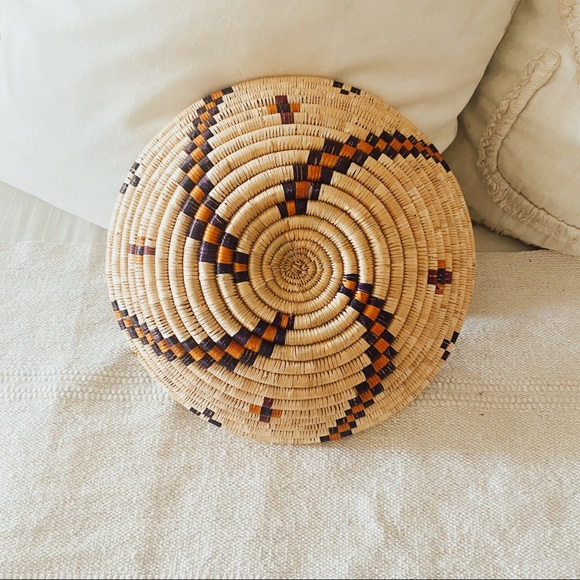 BOTSWANA handwoven african tribal basket - Picture 2 of 3